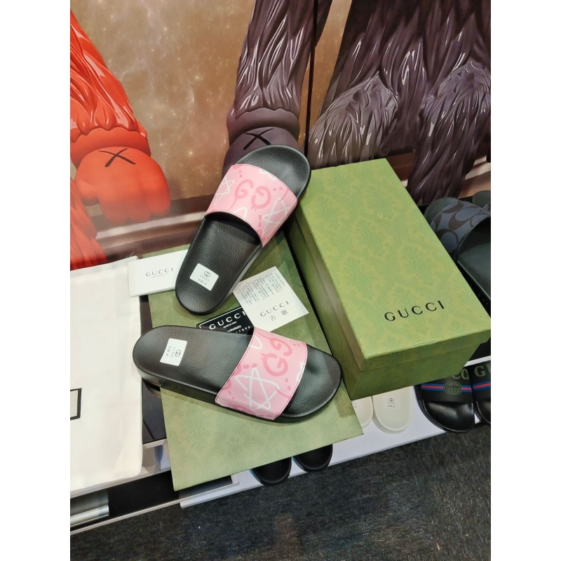 G*u*i slippers